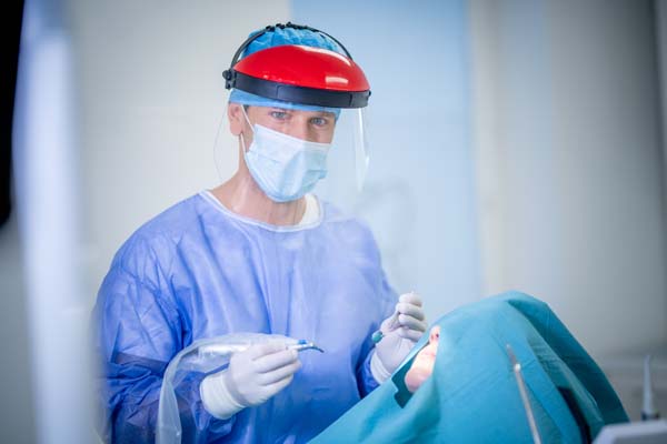 Root Canal Infections: The Symptoms and What You Can Do